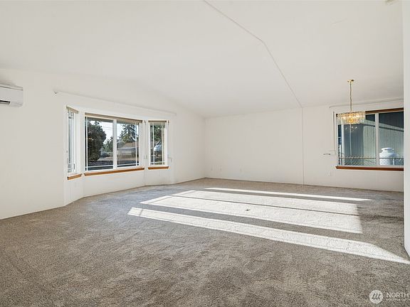3rd image of 1351 E Island Lake Drive