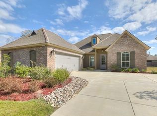 304 Cedar Creek Dr, Madisonville, LA 70447