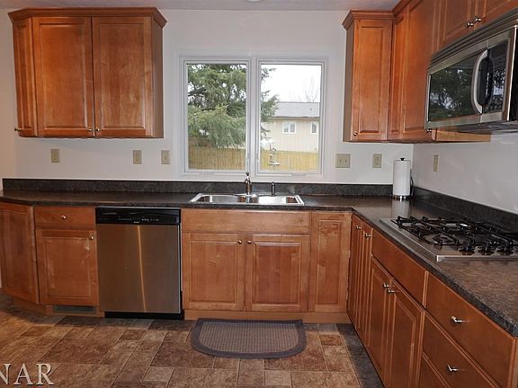 2nd image of 2913 Dodge Dr