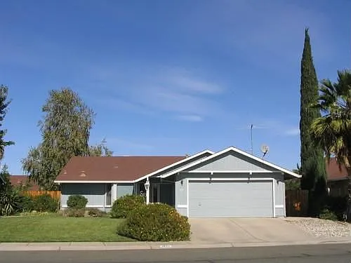 1671 W Joseph St photo 1