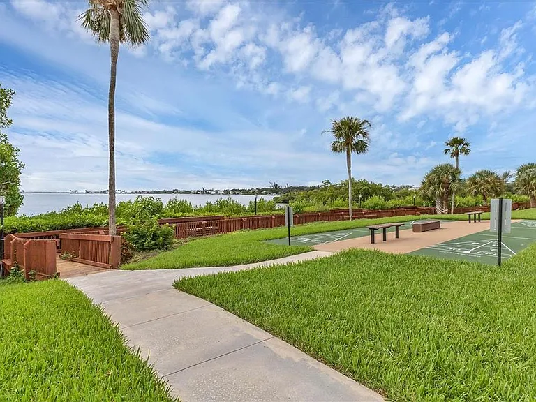1640 Stickney Point Rd #40-101 — Photo 31