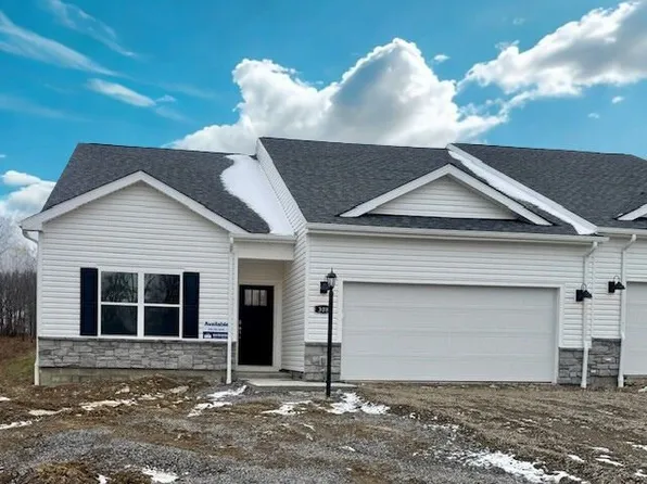 308 Gleneagles Dr, Butler, PA 16001