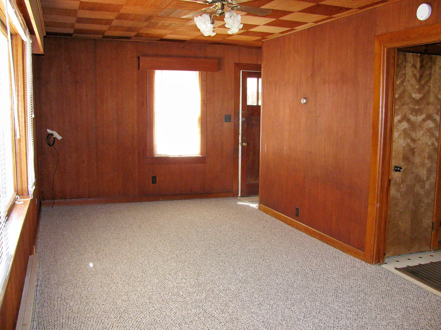 1 bed, 1.5 bath, 750 sqft, $1,075 — Photo 3