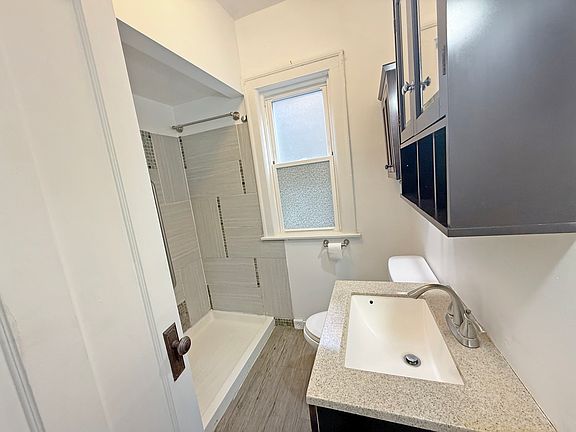 5th image of 5135 W Wellington Ave