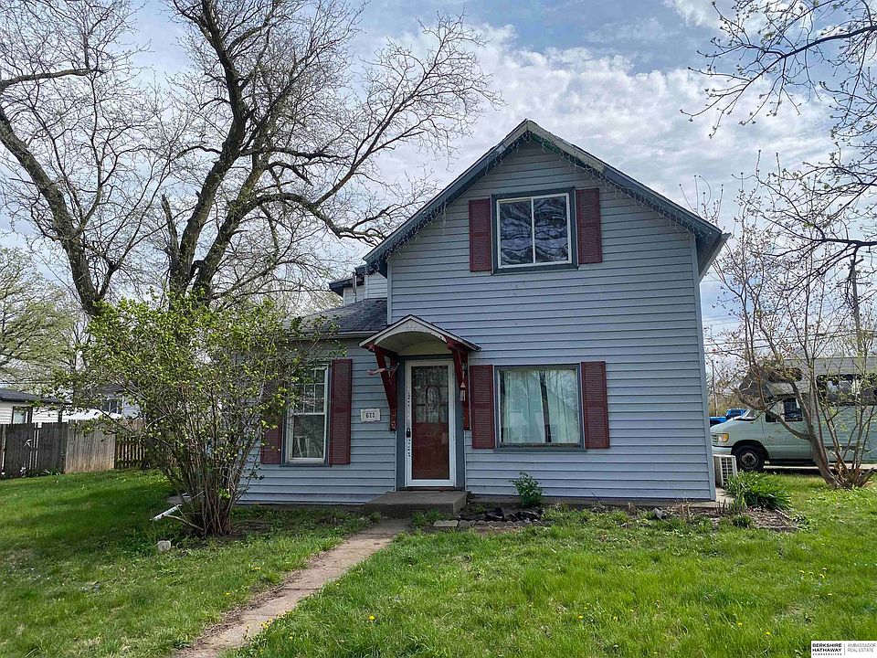 1st image of 623 4th Ave