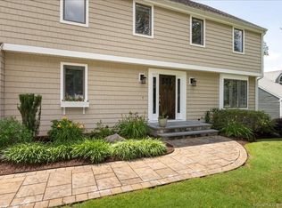 8 Virginia Ln, Unionville, CT 06085