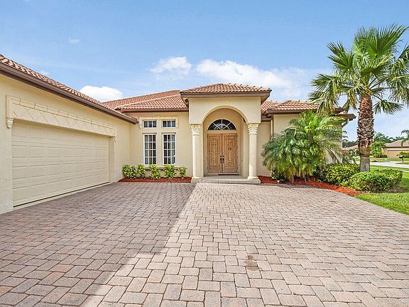 2nd image of 877 SW Grand Reserves Blvd