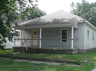 2216 N 15th St, Terre Haute, IN 47804