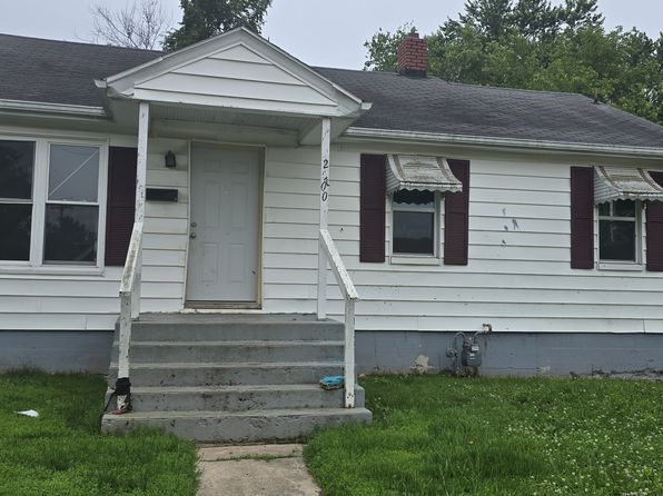 2200 W Walnut St