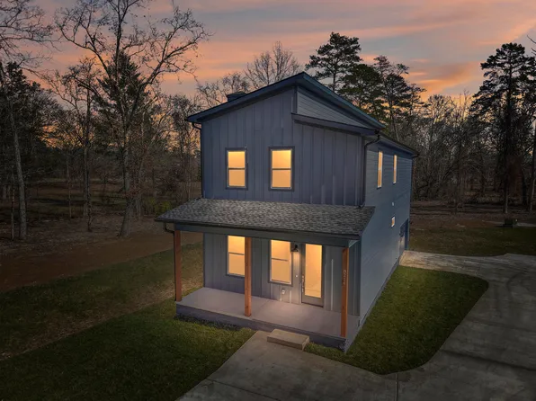 8214 Hixson Pike, Hixson, TN 37343