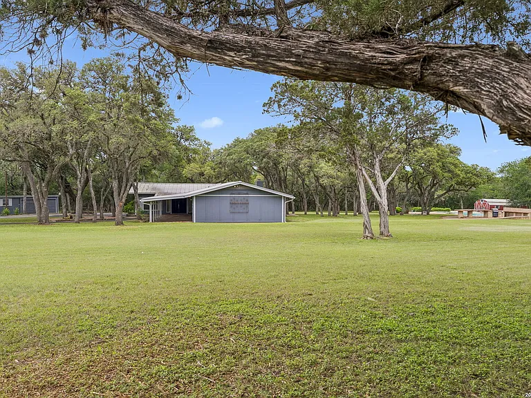 24818 House Mountain Rd — Photo 3