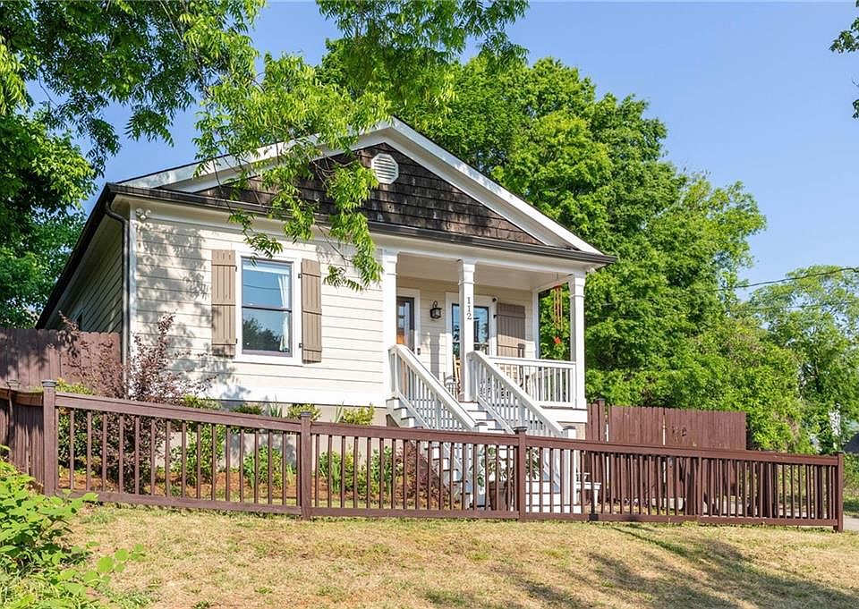 1st image of 112 Wesley Ave NE