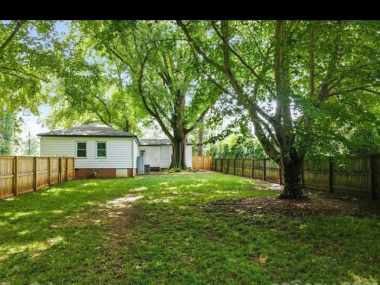 4326 Castleton Rd — Photo 6