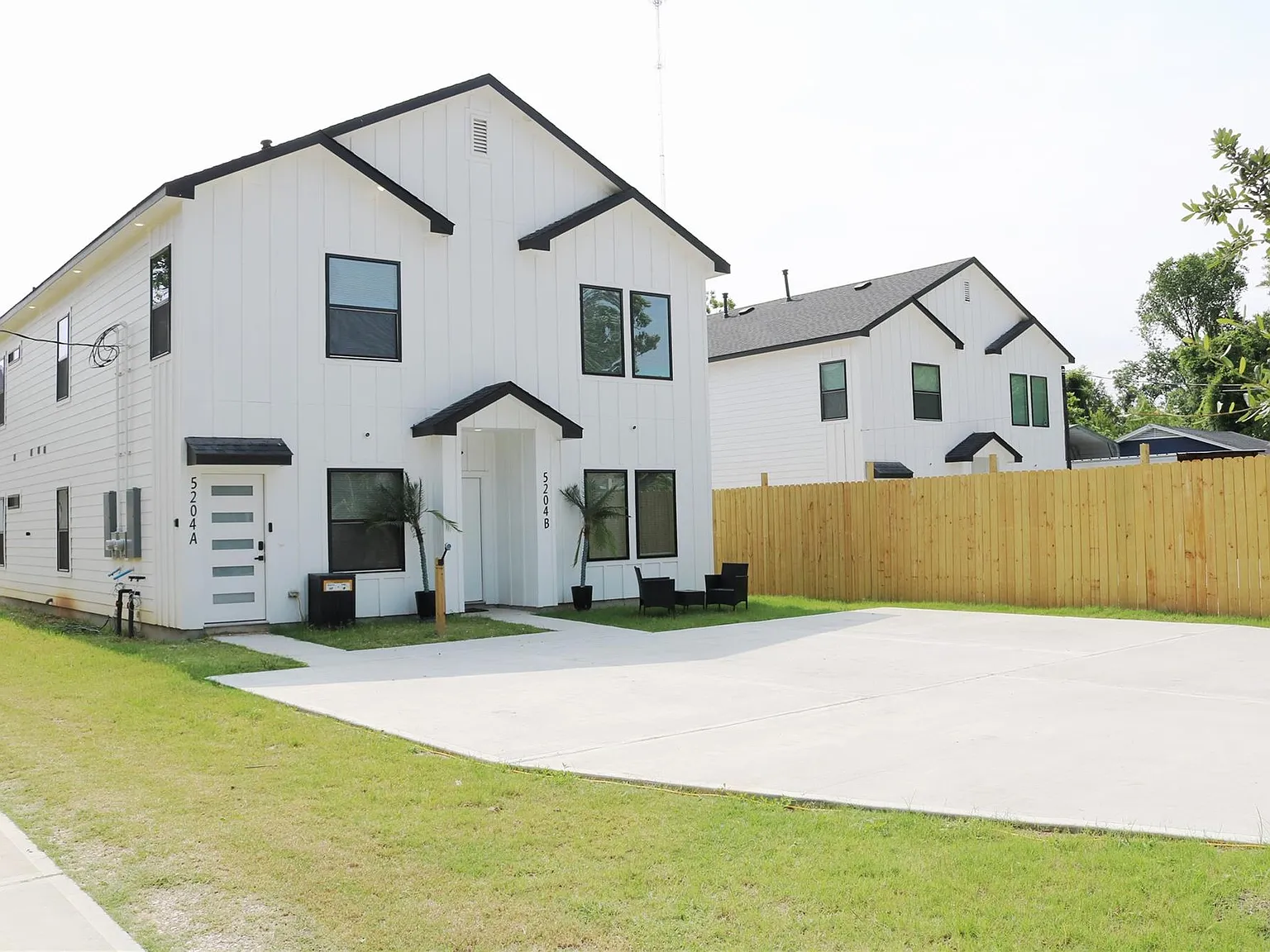 3 bed, 2.0 bath, 1492 sqft, $2,800 — Photo 2