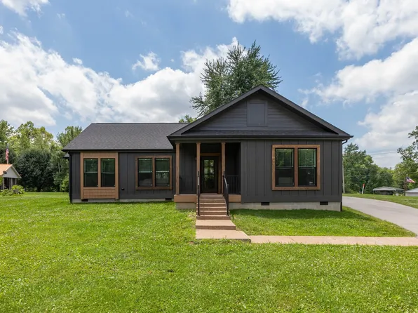 22027 Redding Woods, Seymour, IN 47274