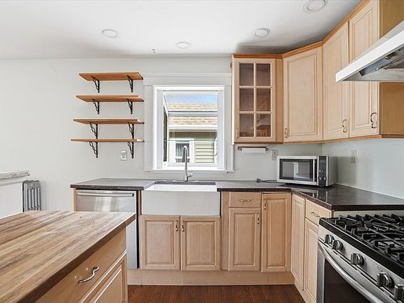4th image of 16-18 Logan St