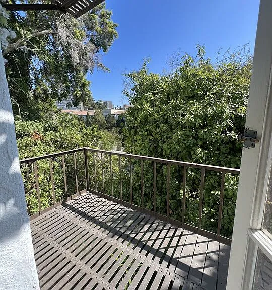 476 Landfair Ave #105 — Photo 11