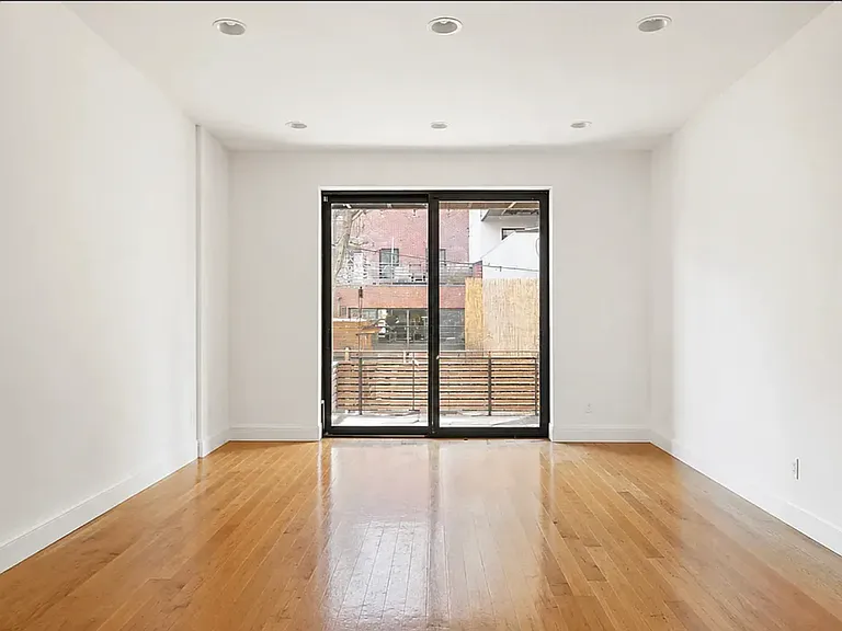1582A Pacific St #2 — Photo 4