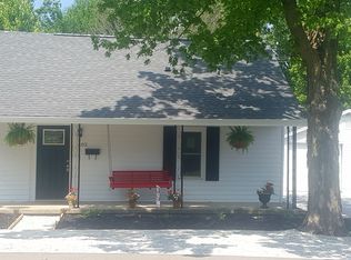 402 Elm St, Hope, IN 47246