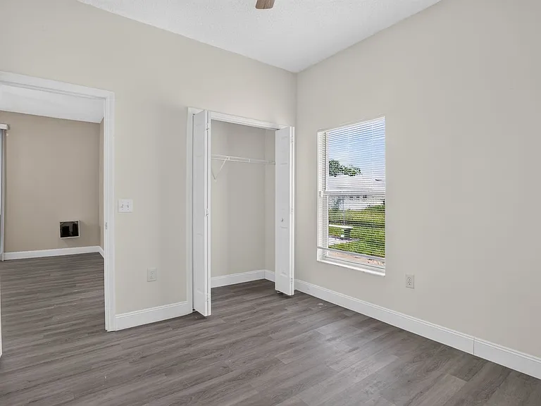 121 Aurelia Ct — Photo 35