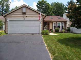 18 Westover Dr, Webster, NY 14580