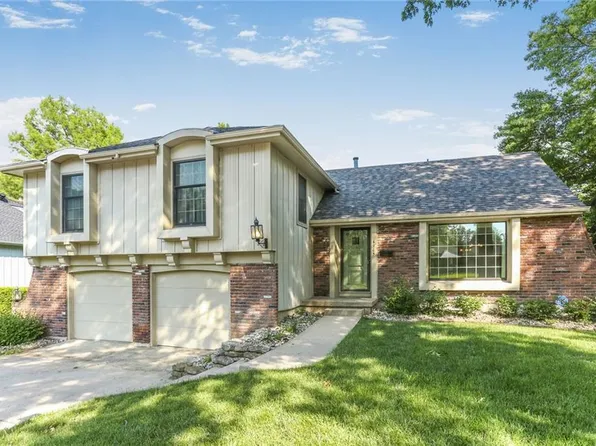 6705 N Dawn Ln, Kansas City, MO 64151