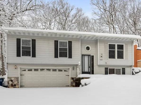 121 Parkway DRIVE, Slinger, WI 53086