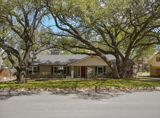 3863 Clayton Rd E, Fort Worth, TX 76116
