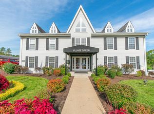 Village Green, Chesterfield, MO 63017