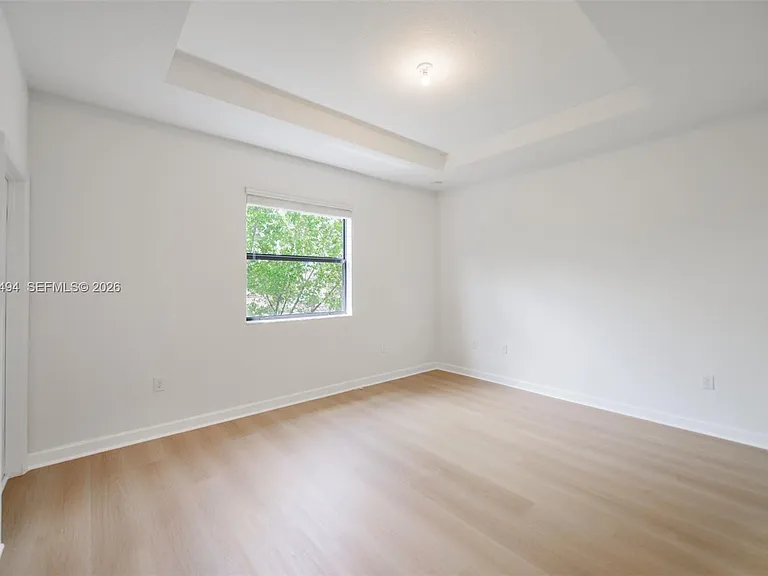 640 NE 207th St — Photo 16