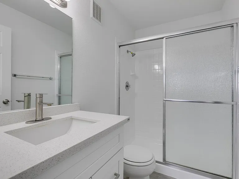 8449 Blue Island Ave — Photo 28