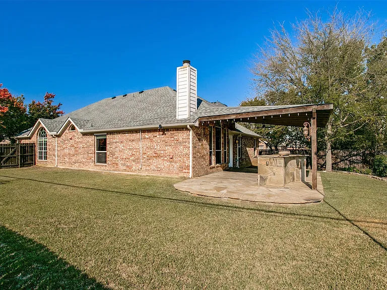7800 Harvest Hill Rd — Photo 19