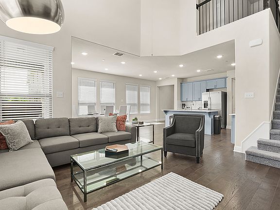 5th image of 2904 Galveston St