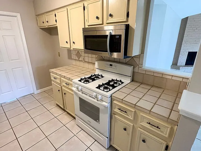 11516 Sandy Loam Trl — Photo 9