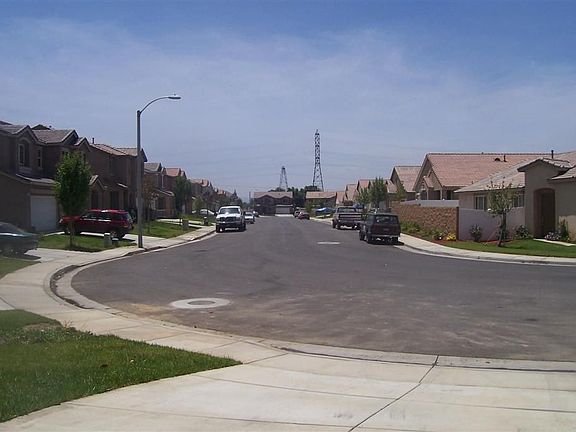 Neighborhood Looking South