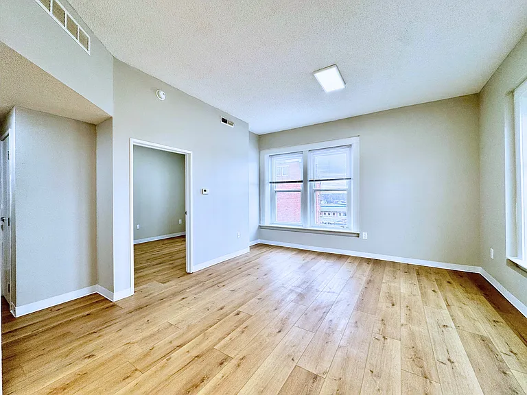 Vibrant City Living at Tower Lofts, Sidney — Photo 28