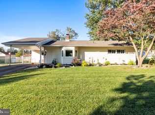 68 Valley Rd, Levittown, PA 19057