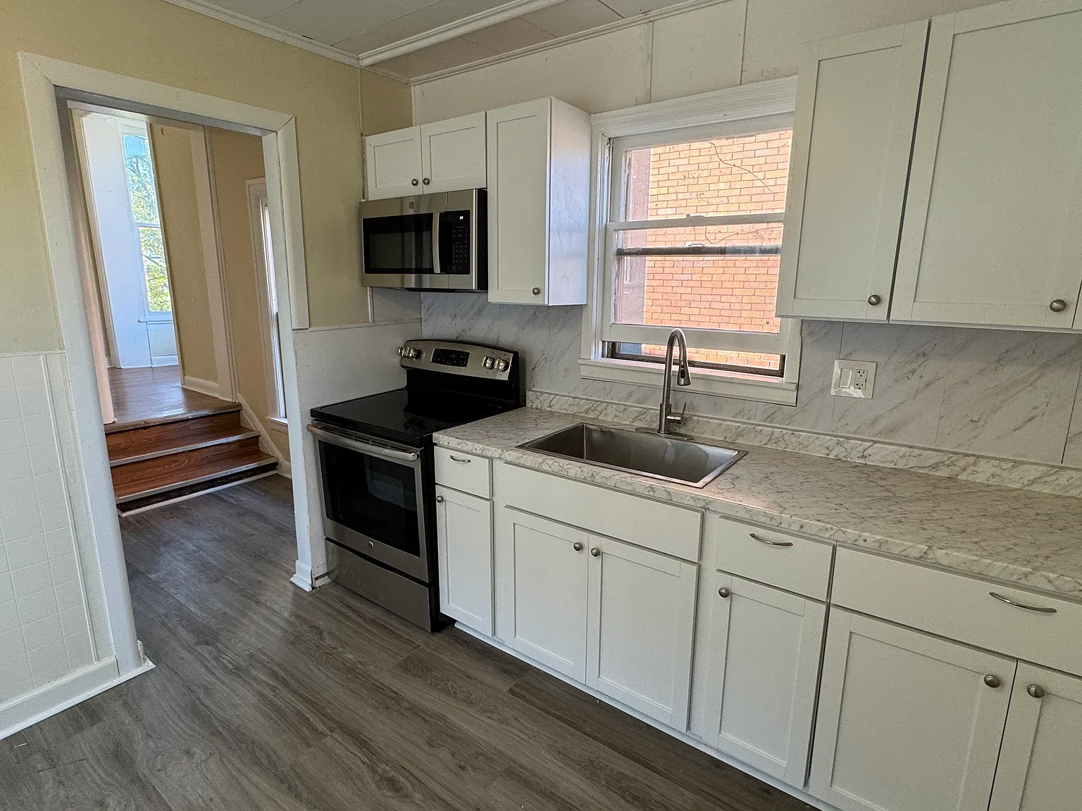 1374 Main Street — Photo 3
