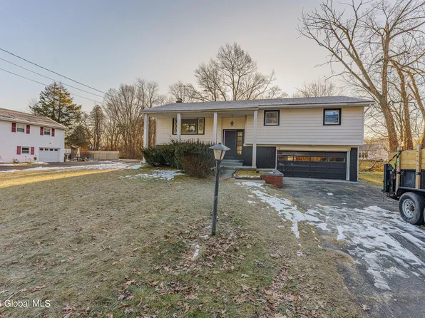 968 Douglas Court, Schenectady, NY 12309