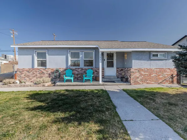 701 N Maddux Dr, Reno, NV 89512
