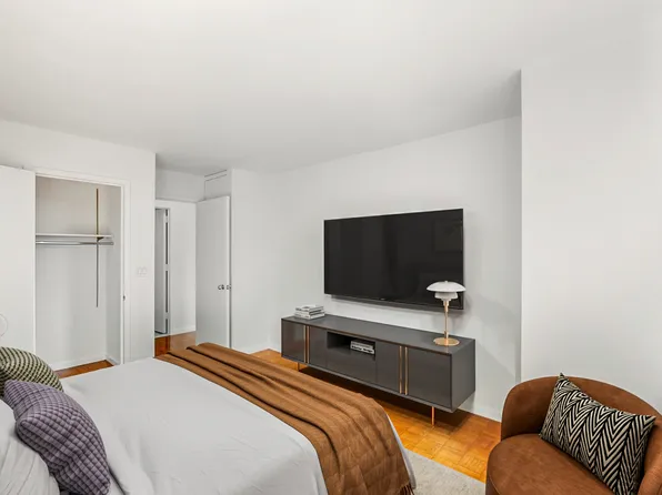 200 East 89th Street image 10 of 20