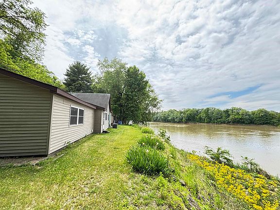 2nd image of 2809 N Towpath Rd