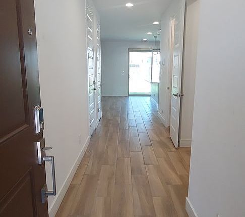 4th image of 2128 E Kingbird Dr
