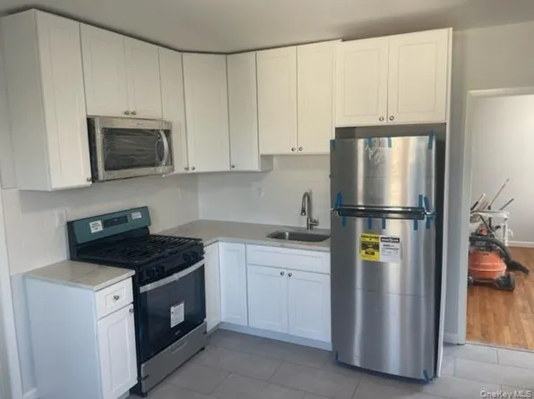 33 Union Ln, Mount Vernon, NY 10553