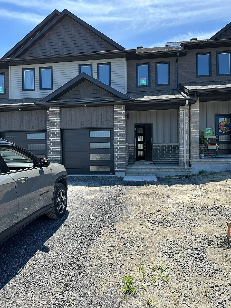 Building Photo - 98 Morgan Clouthier Way N