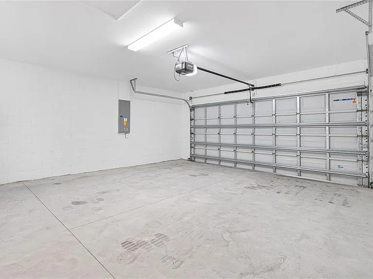 6560 Silverstar Dr — Photo 14