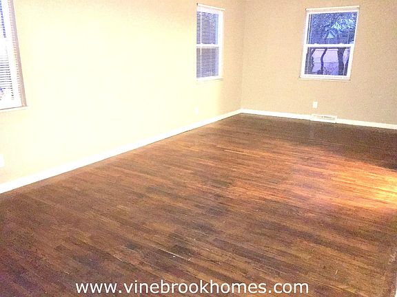 4th image of 2241 Safford Ave