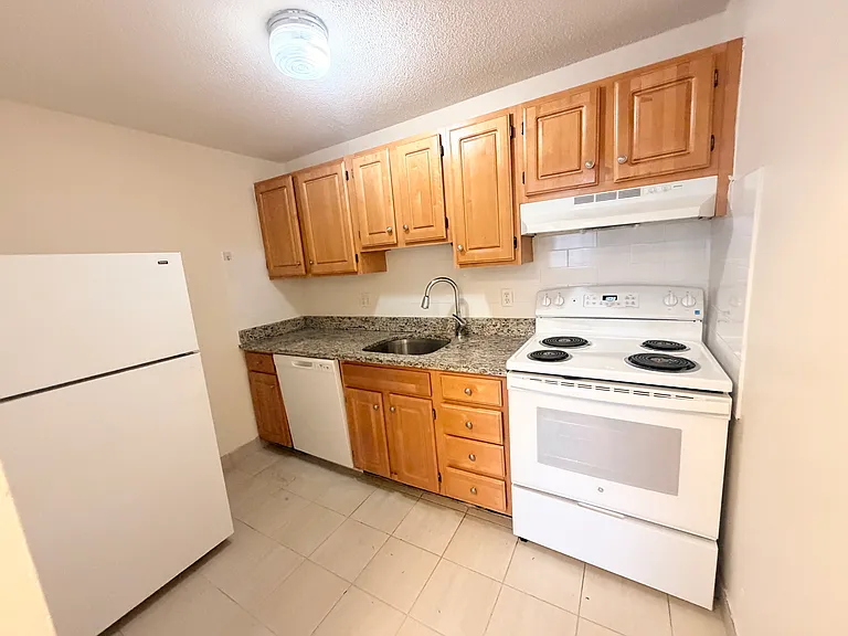 122A Dustin St #21A — Photo 11