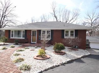 195 W Rosedale Dr, East Alton, IL 62024