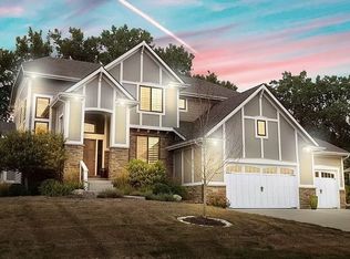 15501 Northview Dr, Urbandale, IA 50323